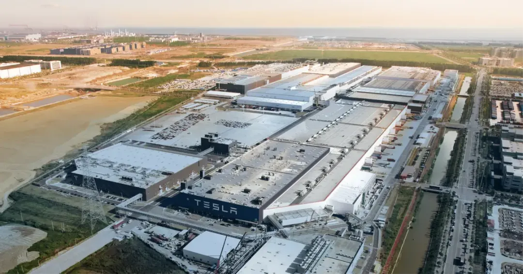 特斯拉十周年：上海储能超等工厂开工，，，，，，妄想年产1万台商用储能电池